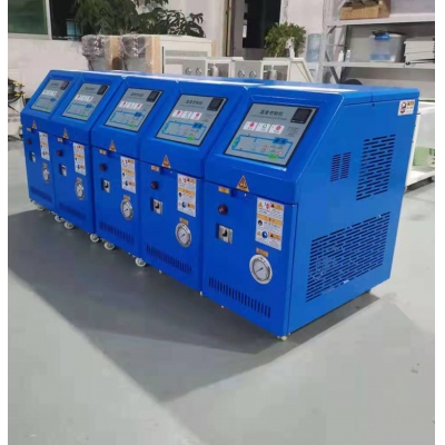 Special mold temperature machine for injection molding